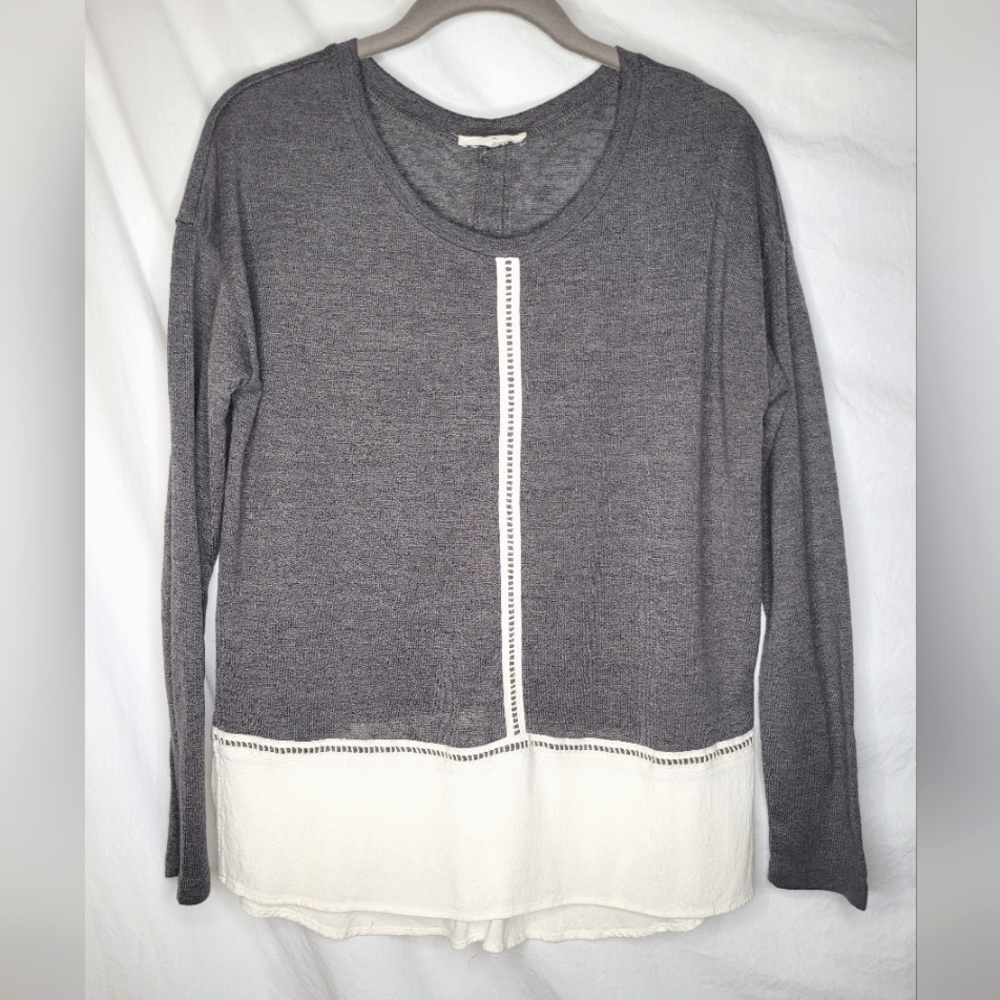 Entro Gray Knit Blouse Cream Trims Medium Tunic Top